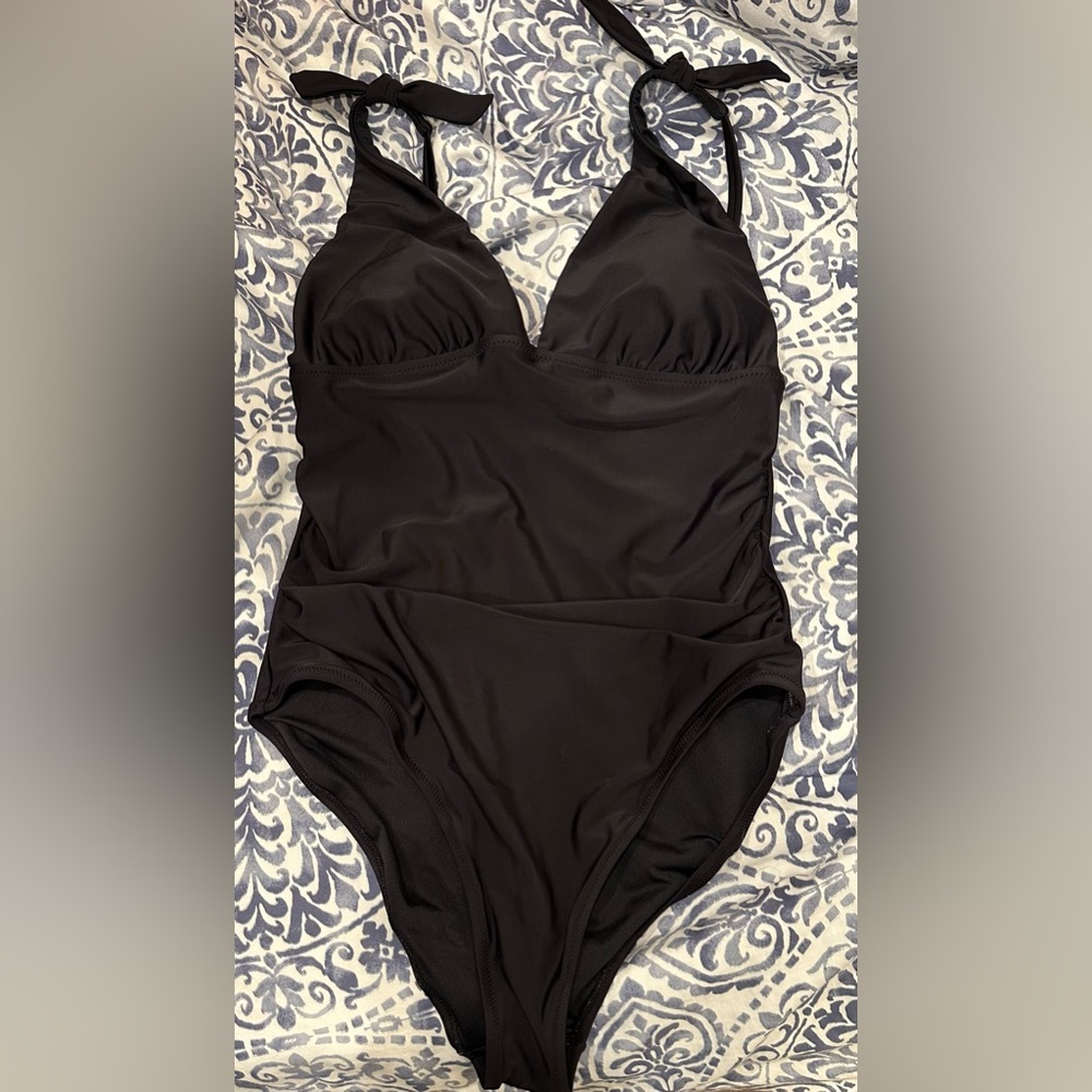 Old Navy one piece swimsuit